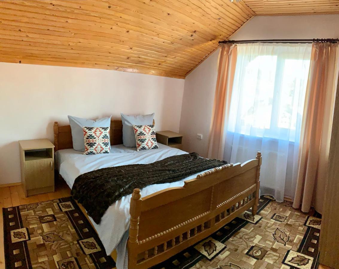 Ніч Над Карпатами Hotel Slavske Exterior photo