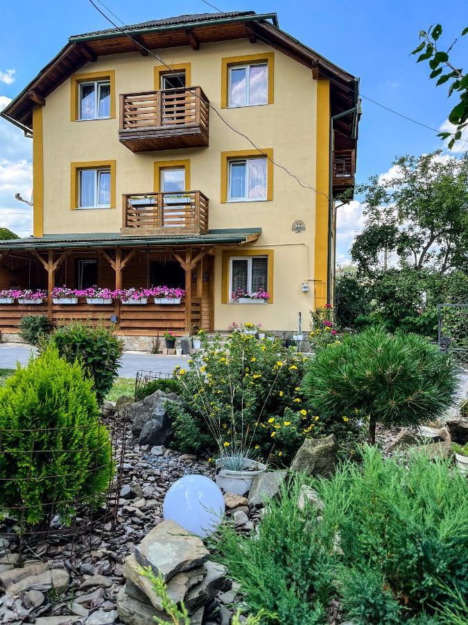Ніч Над Карпатами Hotel Slavske Exterior photo